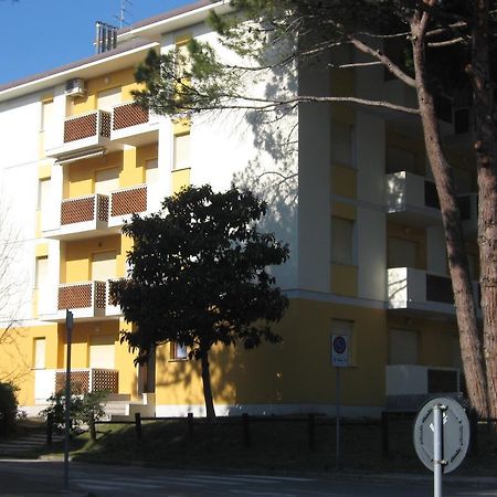 Condominio Ginestra Линяно Сабиадоро Стая снимка
