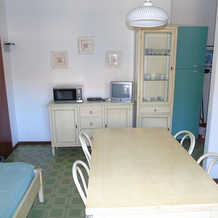 Condominio Ginestra Линяно Сабиадоро Стая снимка