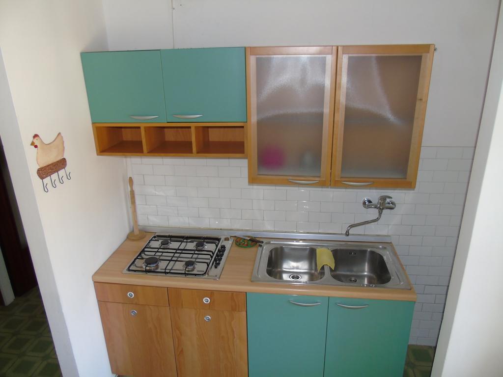 Condominio Ginestra Линяно Сабиадоро Стая снимка