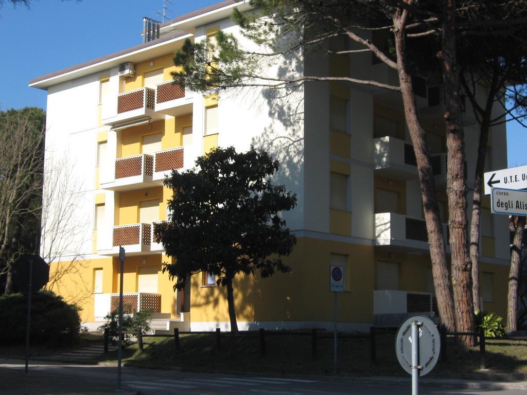 Condominio Ginestra Линяно Сабиадоро Стая снимка