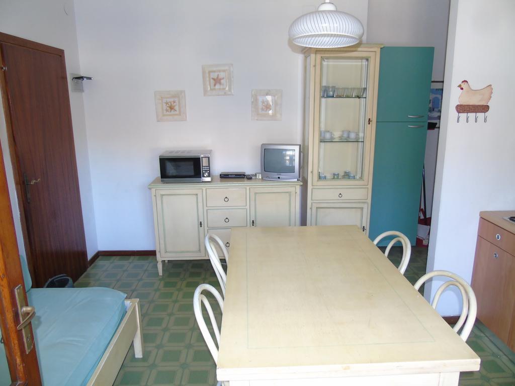 Condominio Ginestra Линяно Сабиадоро Стая снимка