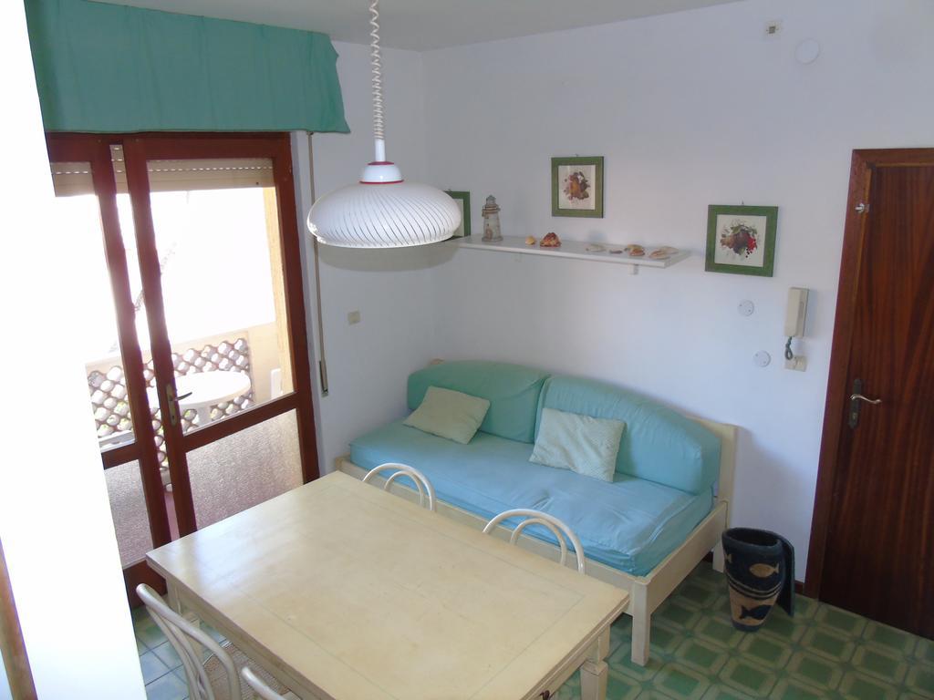 Condominio Ginestra Линяно Сабиадоро Стая снимка